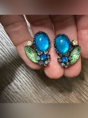 Vintage blue cabochon and green crystal Ab stones clip on
